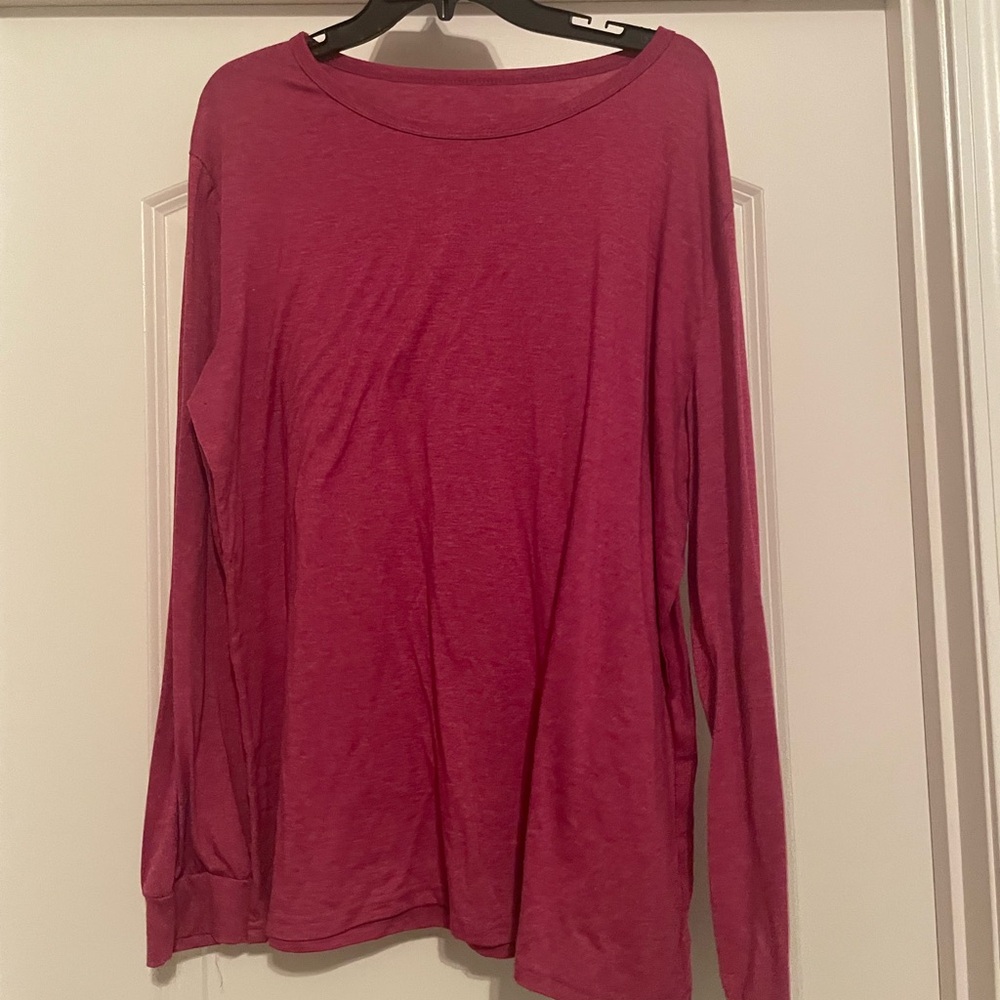 Long sleeve soft top.
